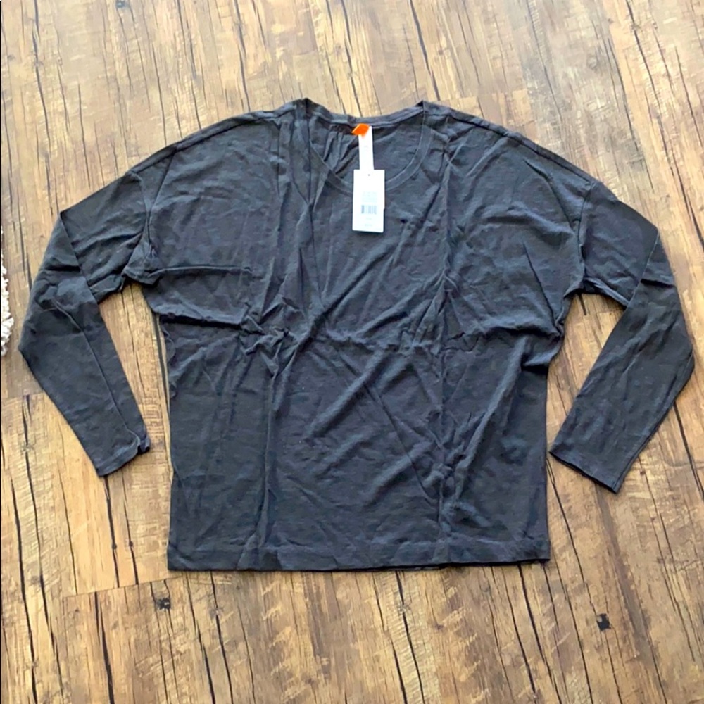 Lucy “take a bow” long sleeve tee- XL - NWT